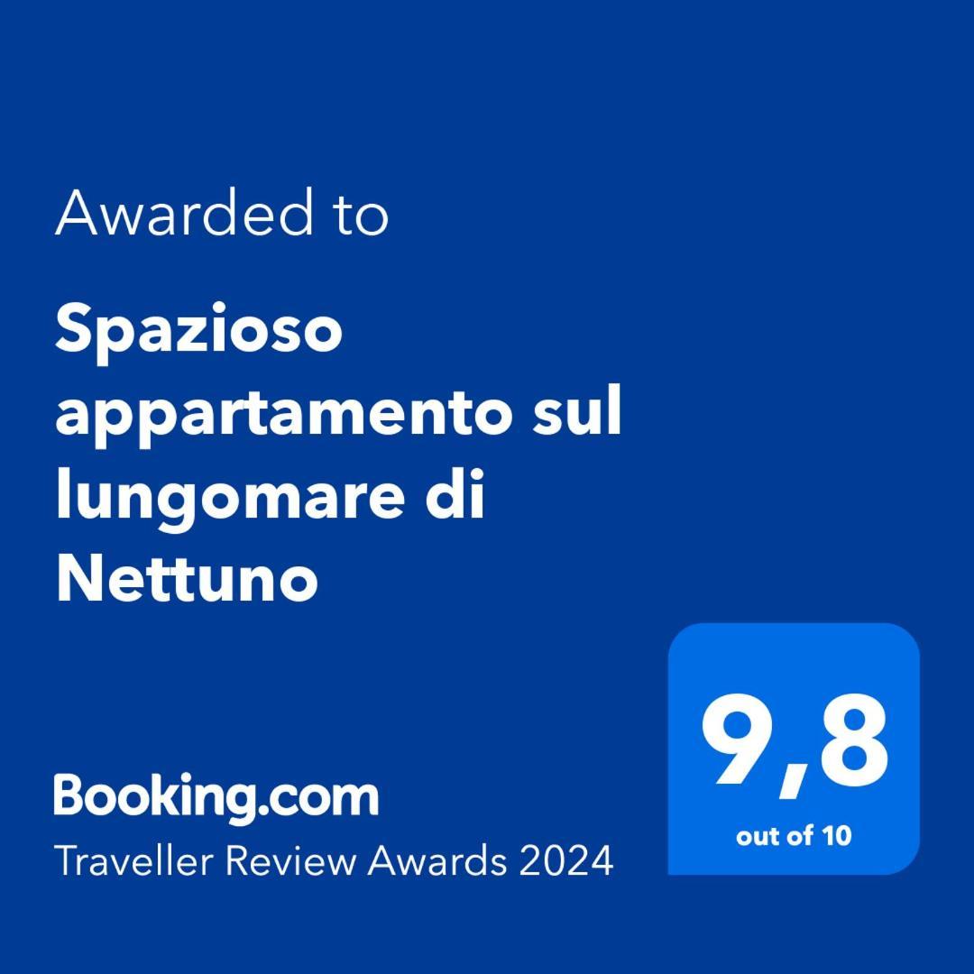Spazioso appartamento sul lungomare di Nettuno Esterno foto